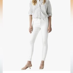 White Levi’s Women's Jeans